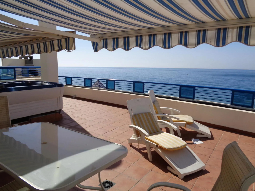 Frontal Sea Views 368