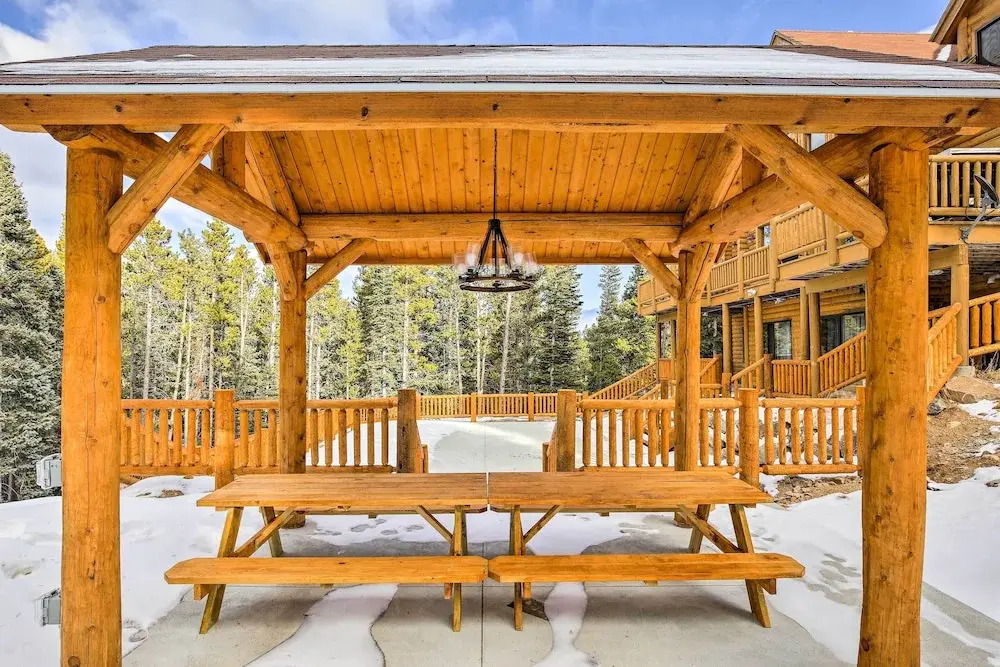 Expansive Alma Cabin w/ Hot Tub & Mountain Views!