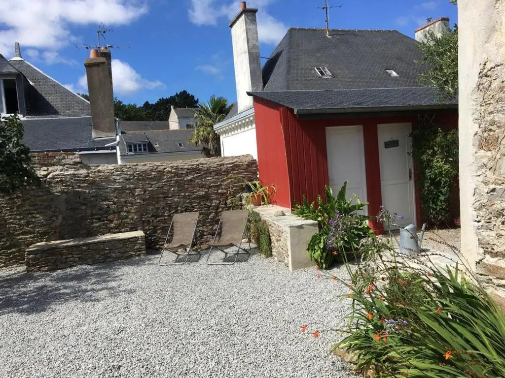 Maison calme avec jardin au centre de Le Palais, proche plage - FR-1-418-77