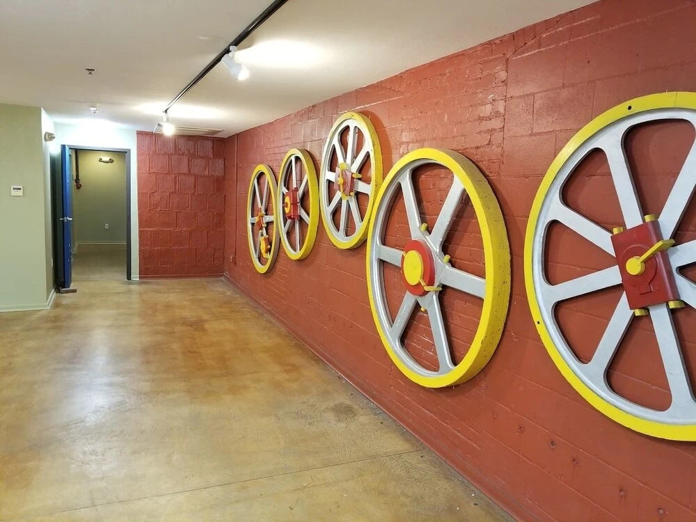 Spacious 3br/2ba Industrial Apt in Nola by Domio