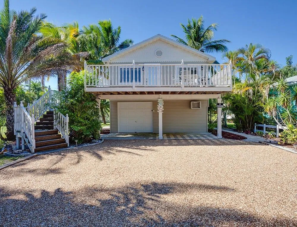 Beach Hideaway Upper Level
