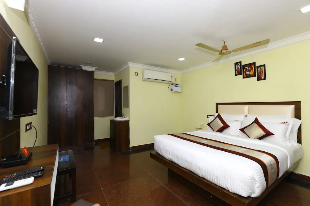 OYO 5225 Neighbour Inn
