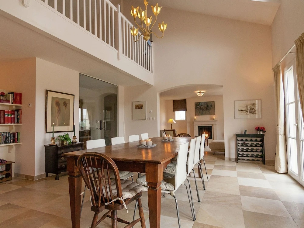 Spacious Luxury Villa With Private Heated Pool at an Golf Course