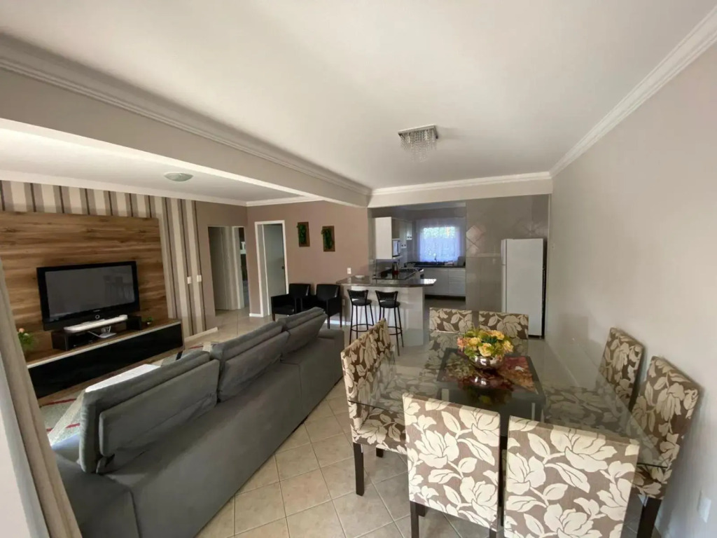 123 Apartamento espaçoso para família