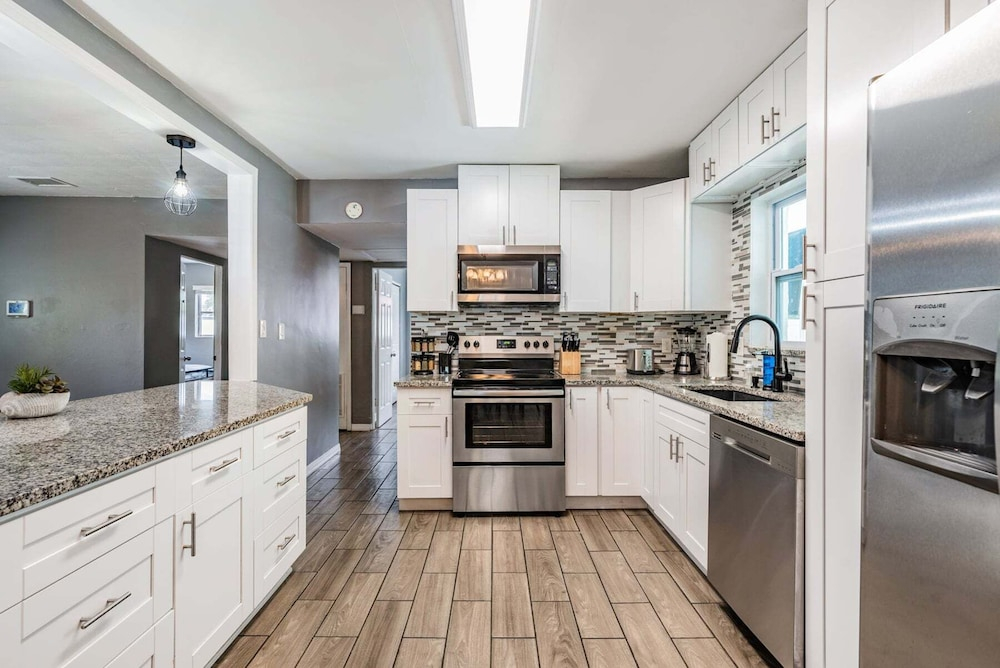 3442 Azalea Pl