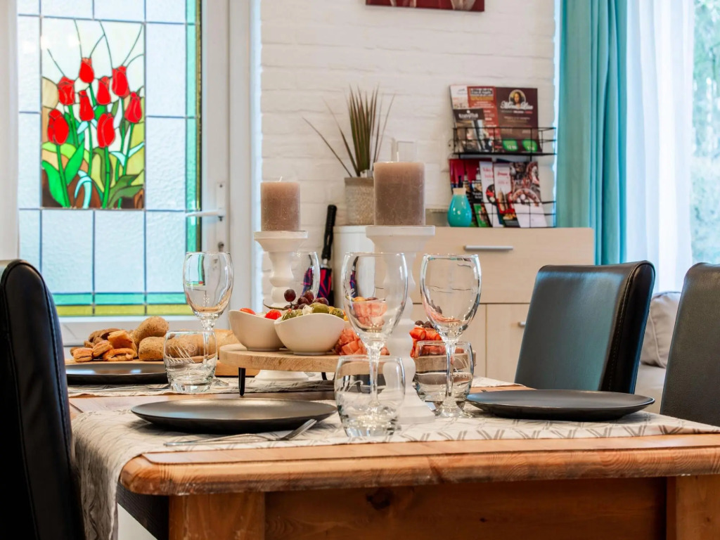 Holiday Home in Noordwijkerhout near Lake