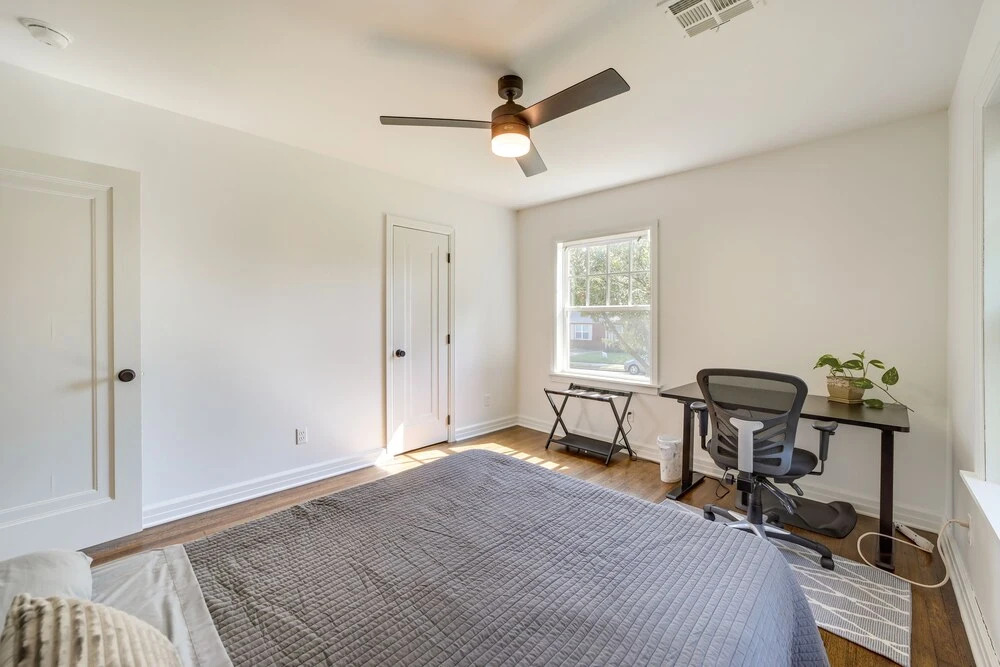 Central Tulsa Cottage w/ Yard ~ 3 Mi to Downtown!