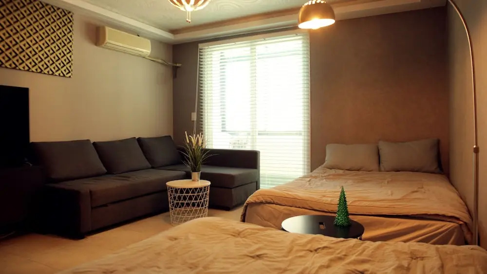 Hongdae PR. Modern Studio.