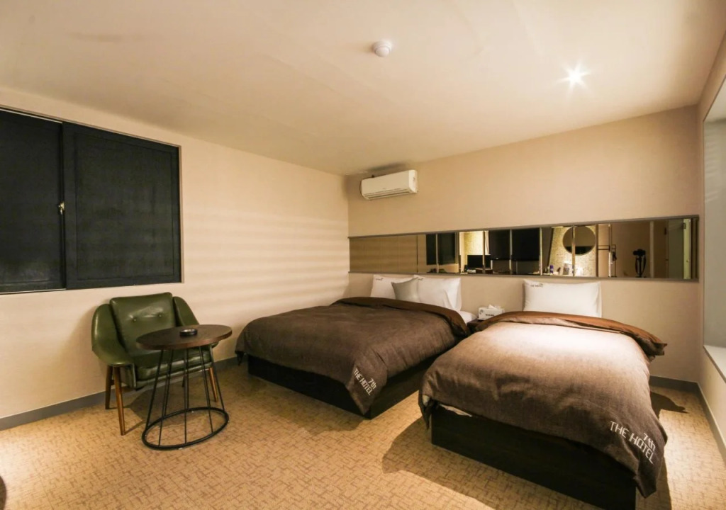 The Hotel 7th