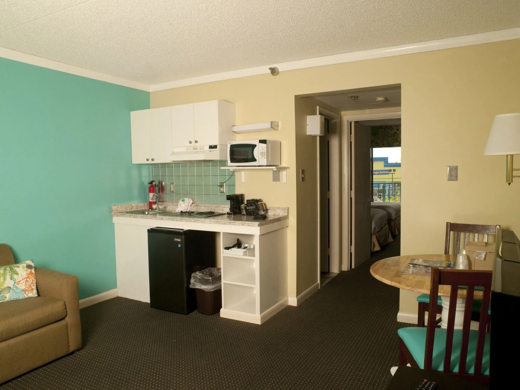 Cayman Suites Hotel