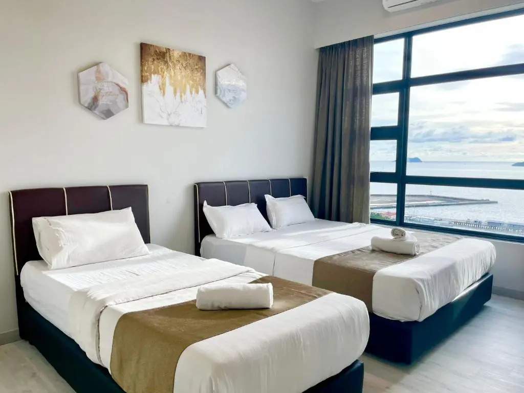 Sunset Seaview Vacation Condos @ Jesselton Quay