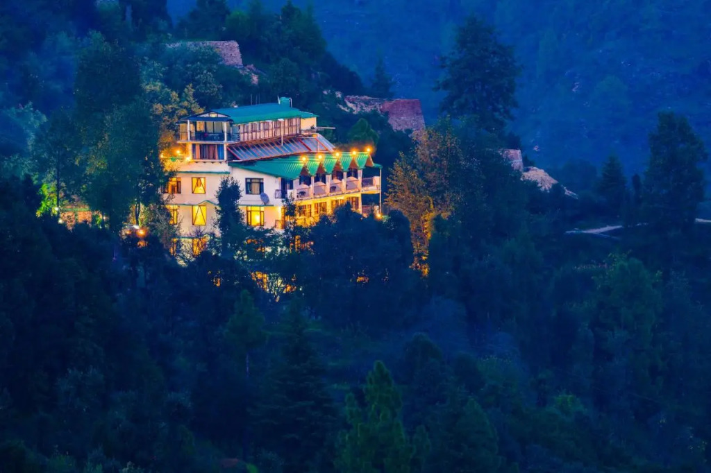 goSTOPS Mukteshwar - Private Rooms and Dorms