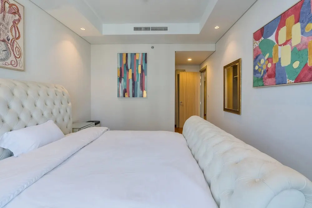 Luxurious 2B With Burj Views in Business Bay