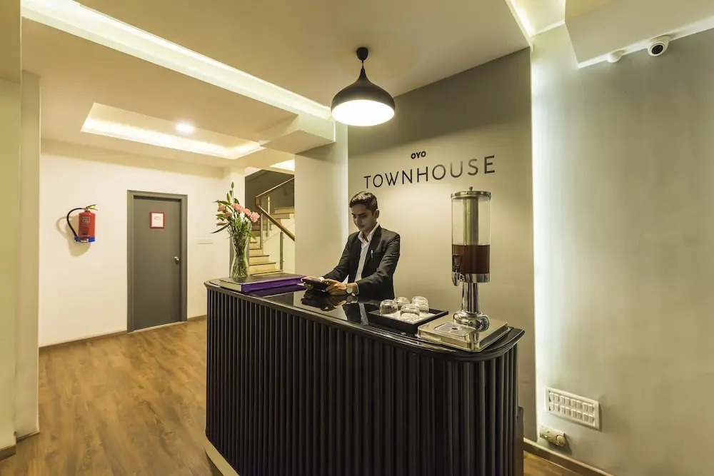 Super Townhouse MG Road,Bangalore