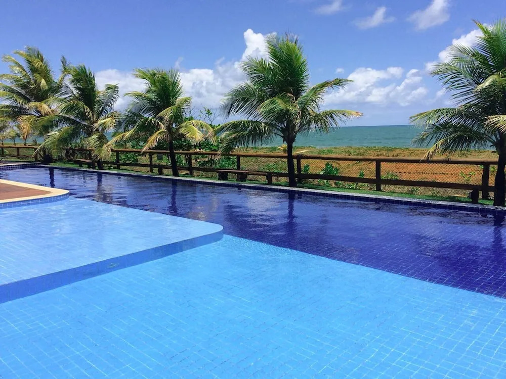 IT04 Bangalo Duplex 3 Suítes Pe na Areia