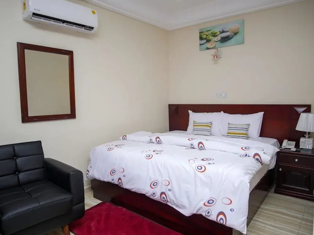 Ganass Hotel