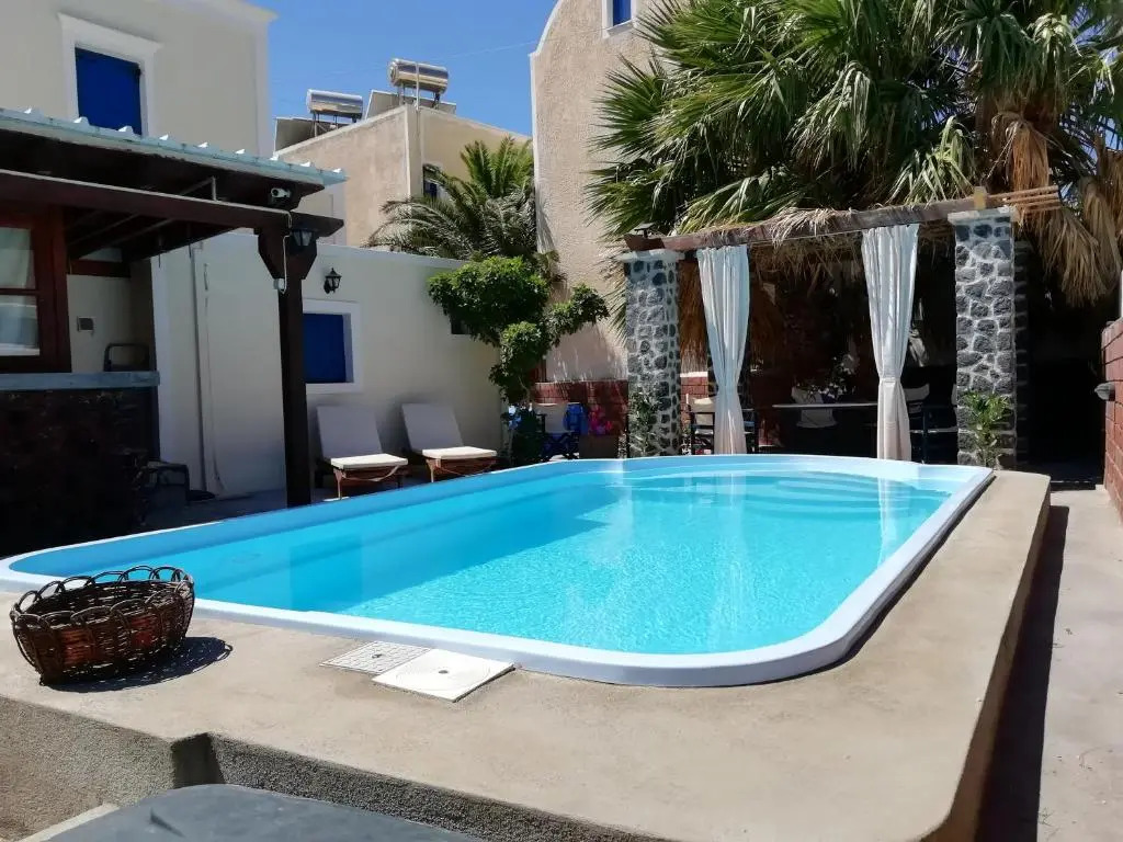 5bedroom villa in perissa beach