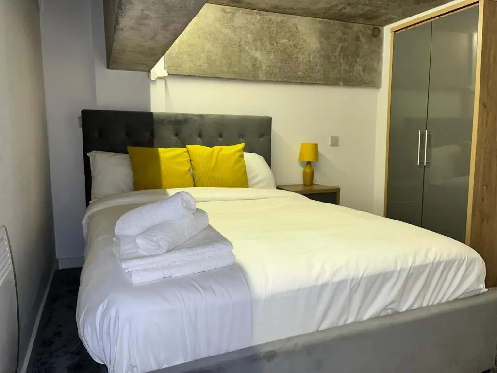 Duplex Apartments By Luxe Your Stays- Sandwell, West Bromwich