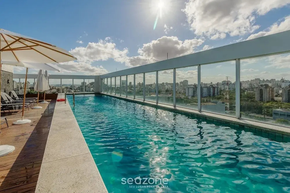 Lindo Apto em Cond. c\/ Piscina e Garagem RPF0605