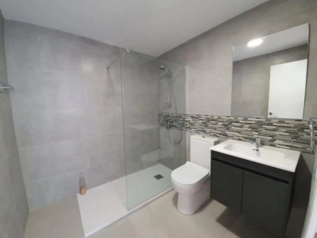 Beautiful 5 Bedroom Villa, Sea Views, Private Pool