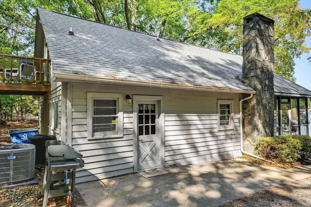 Private Dock & Beach! Lake Norman Cottage Hideaway