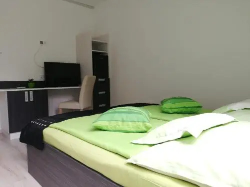 Darázshegyi Panzió és Faházak - Panzió épület