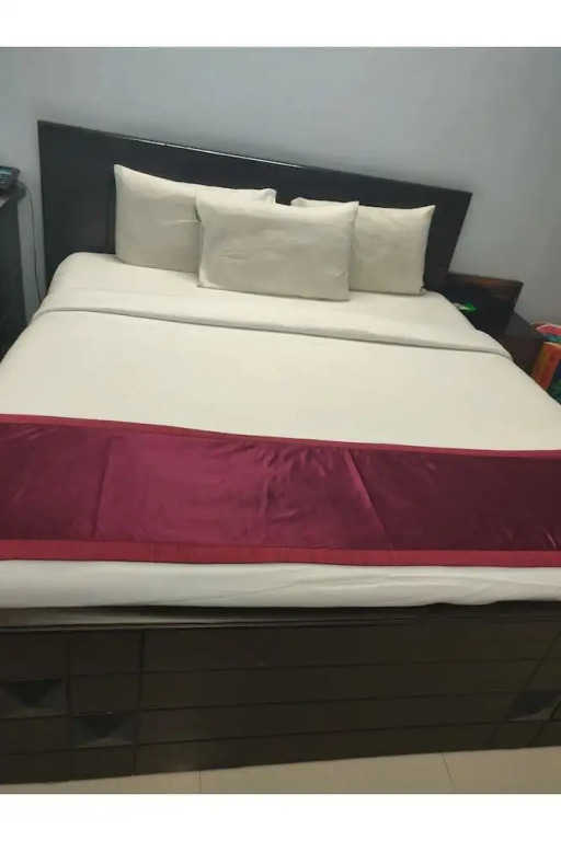 OYO 14500 Hotel Yesmark Gachibowli