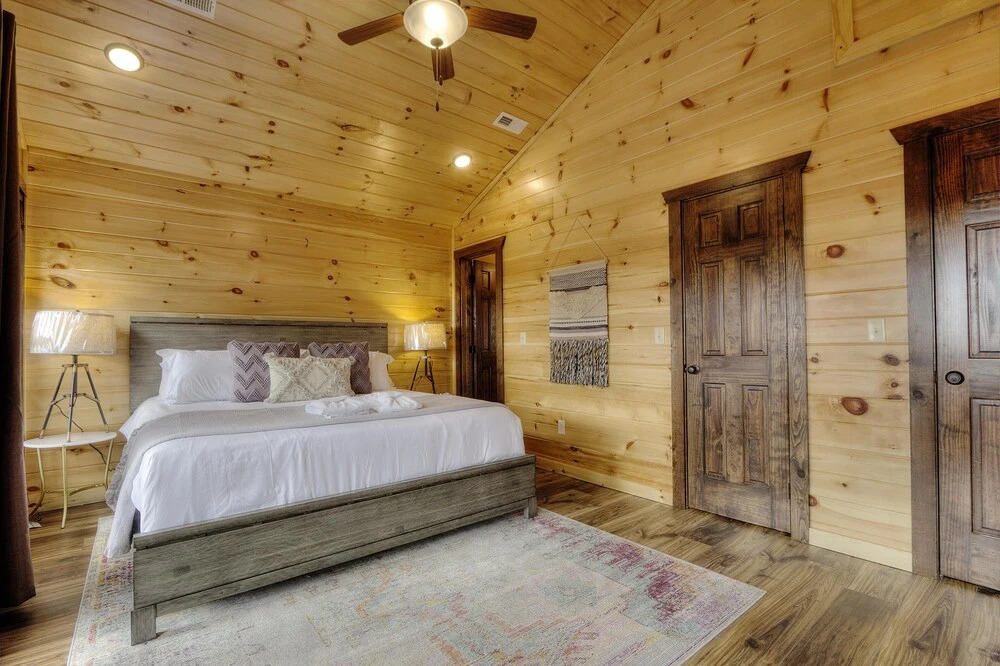 TOT NEW Cabin w/ Indoor Pool & HOT TUB Game Room & Video Wall