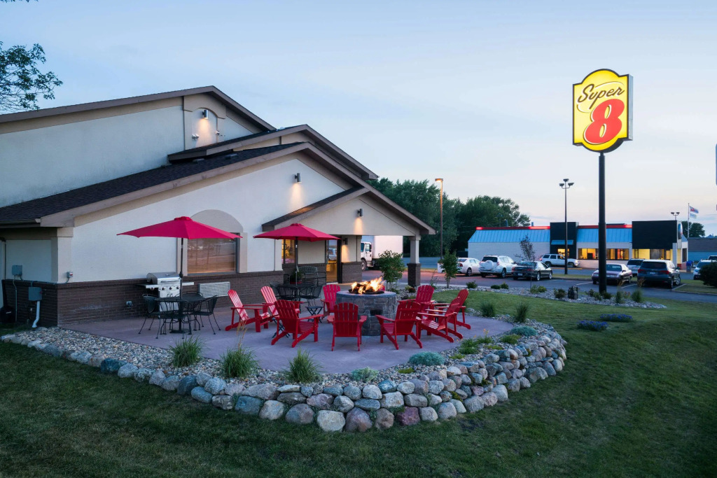 Super 8 by Wyndham Spirit Lake/Okoboji