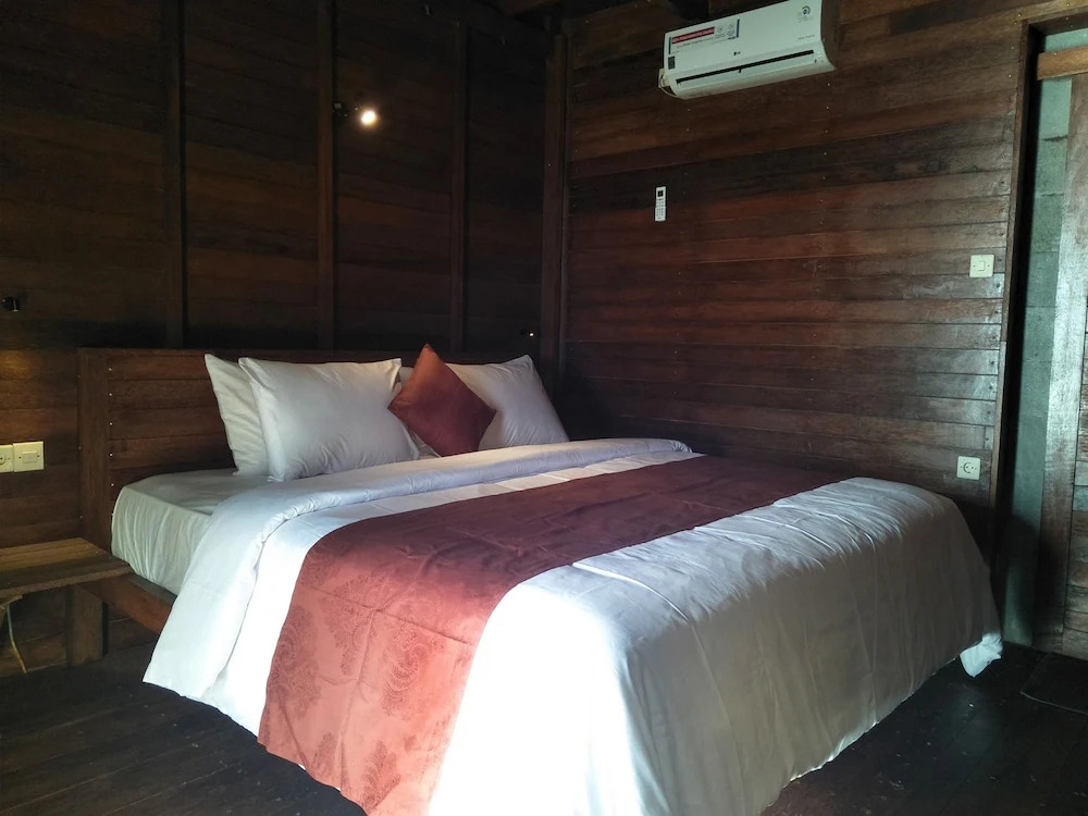 Waterside inn Nusa Penida
