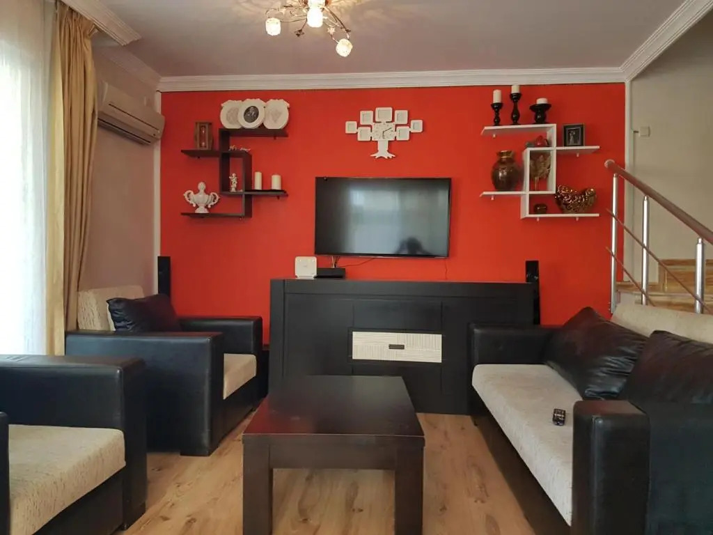 Alaçatı'da Bahçeli 3+1 Villa