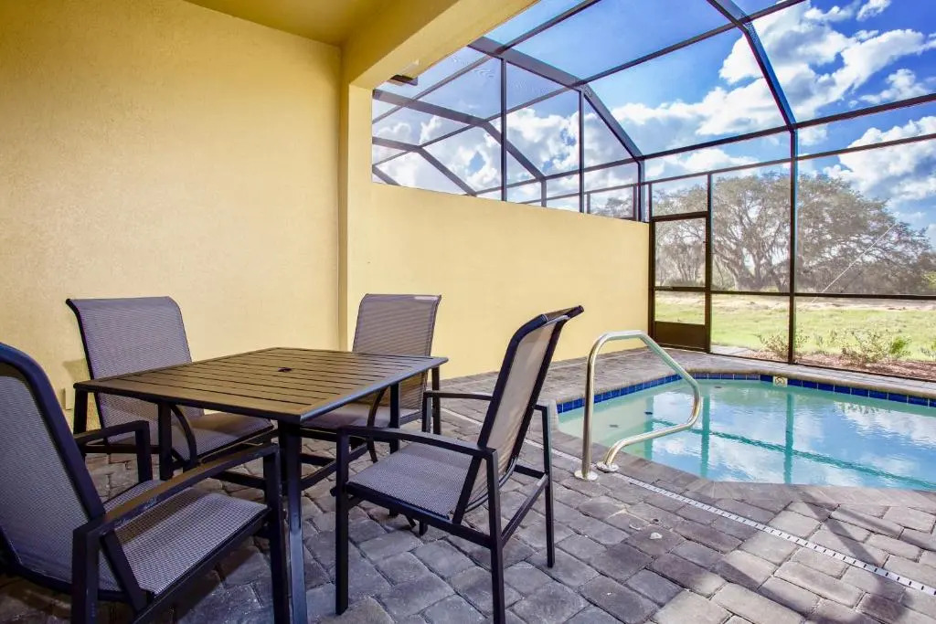 Stunning 5 Bd Home w/ Pool Close to Disney 174
