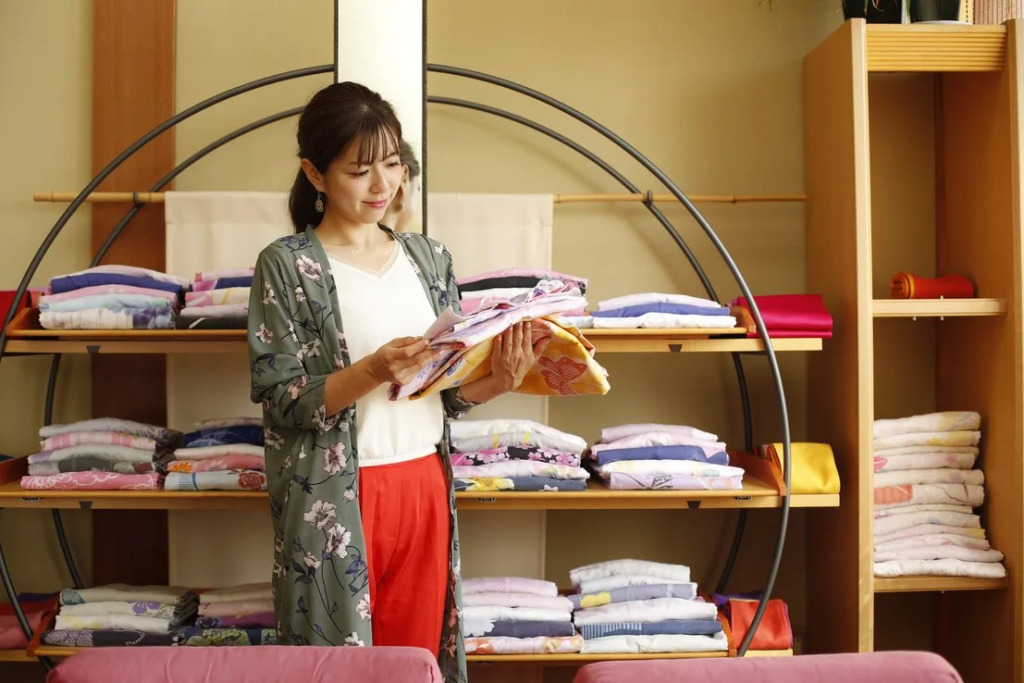 Kasumi Nihon Yuhi Hyakusen no Yado Minatokan