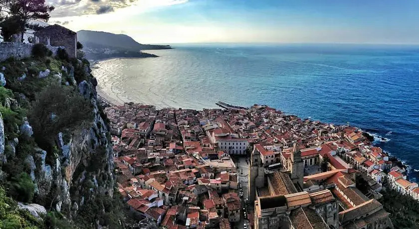 Attico Centro Storico Cefalù