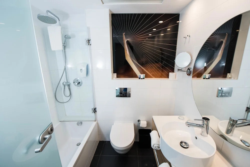 Eyal Hotel