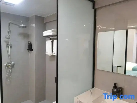 Yalan Hotel (Zhaotong Fada Plaza)