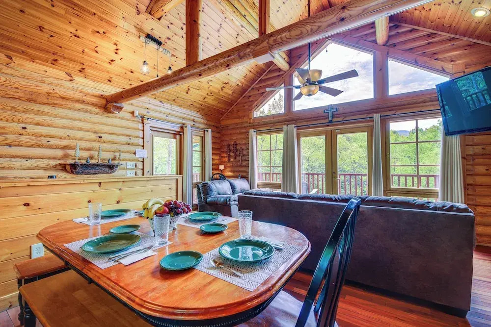 Upscale Mtn-View Smokies Cabin: Hot Tub & Fire Pit