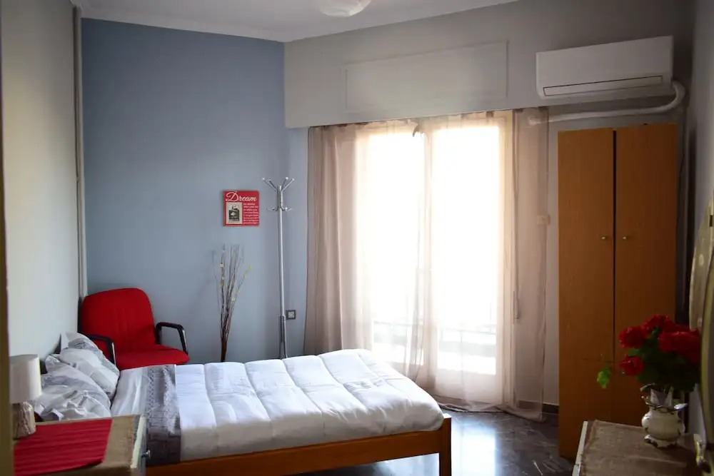 6 People Apartment near Downtown