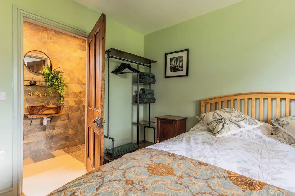 Paddock View Barn, 1-bed, Sleeps 4 With Parking