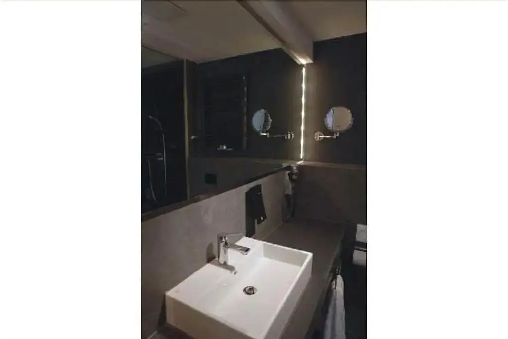 Hotel Bliss