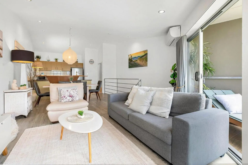 Unit 2 Perfect Holiday Haven in Beachfront Street See the Ocean 2 Bed 2 Bath