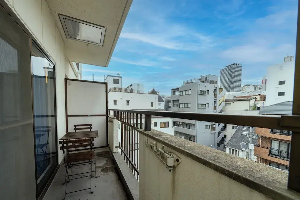 Namba West 5 connecting room