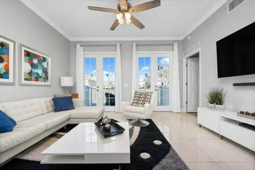 Contemporary Condo
