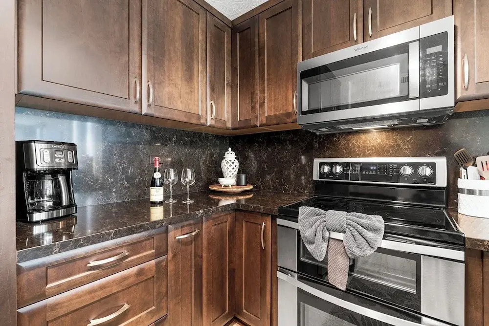 Oceanfront Island Living - Beautiful Kona Condo for Extended Stays - Vrkcv