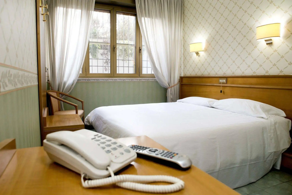Adoro Hotel