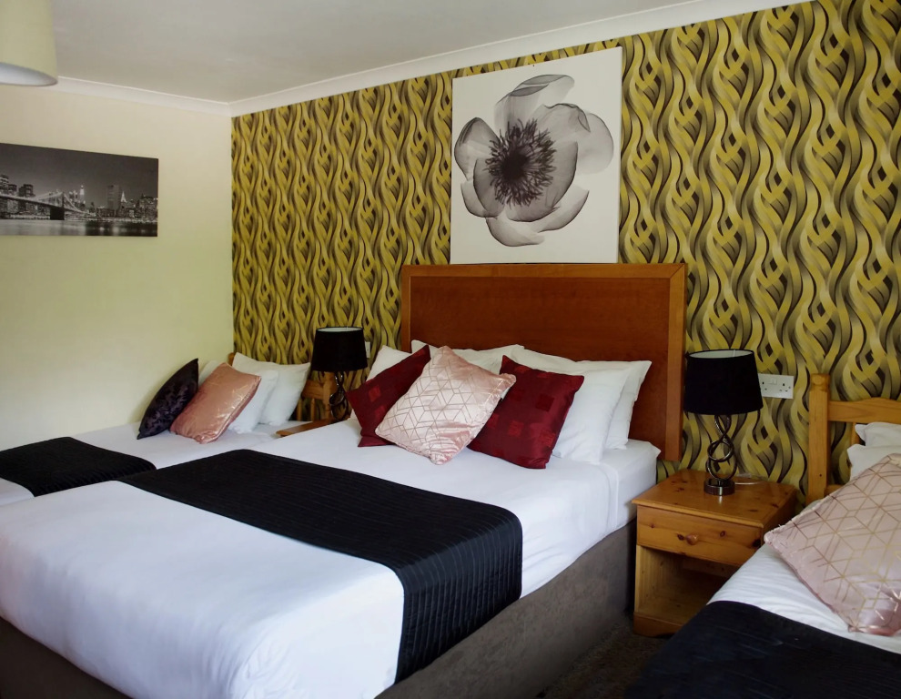 Little Foxes Hotel & Gatwick Airport Parking