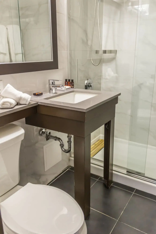 Ottawa Embassy Hotel & Suites