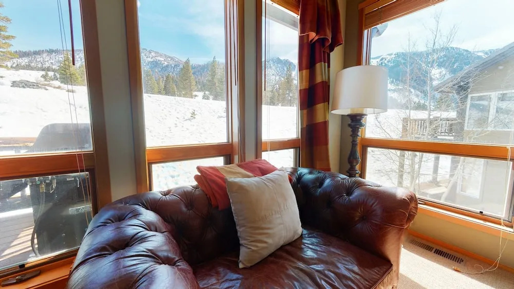 Snowcreek V 774 Gorgeous Mountain Views with Private Garage, Washer Dryer and Gas Grill by RedAwning