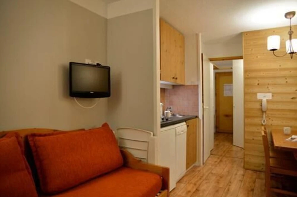 Belle Plagne Open Plan Studio Cabine on Slopes for 4 People of 27 m² Th515