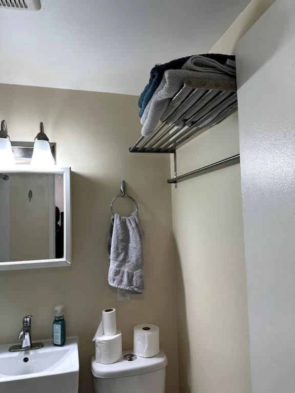 Cozy Duplex 2nd Floor Suite